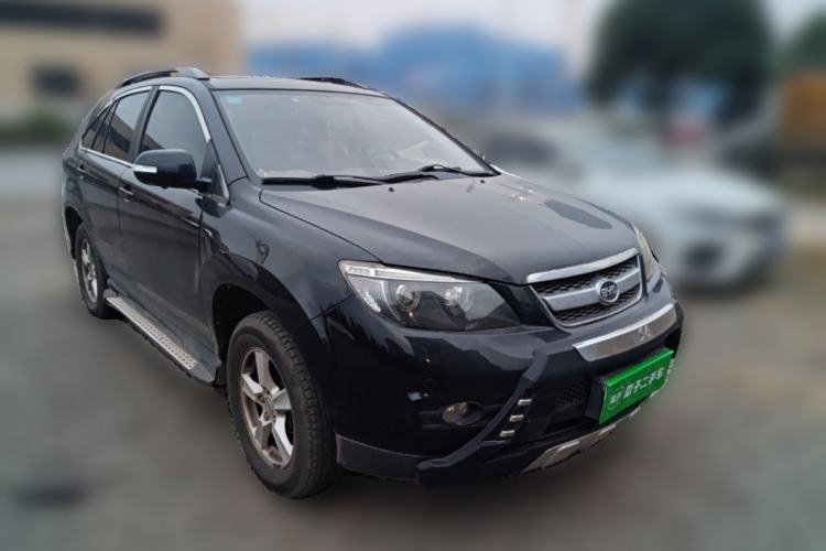 Used BYD S6 2014 1.5TI Manual Luxury 7-Seater Front Right 45 Deg