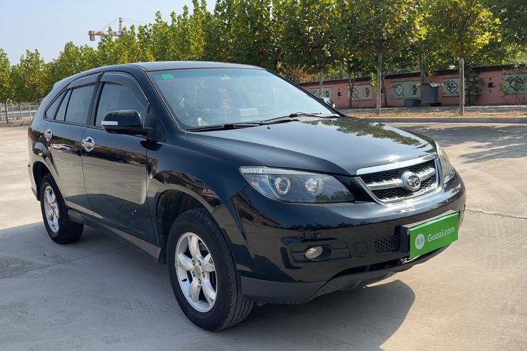 Used BYD S6 2014 2.0L Manual Luxury 5-Seater Front Right 45 Deg