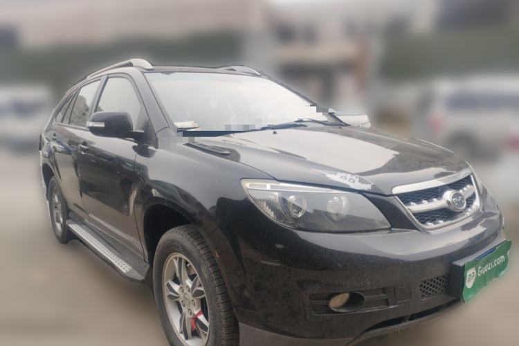 Used BYD S6 2014 2.0L Manual Luxury 5-Seater Front Right 45 Deg