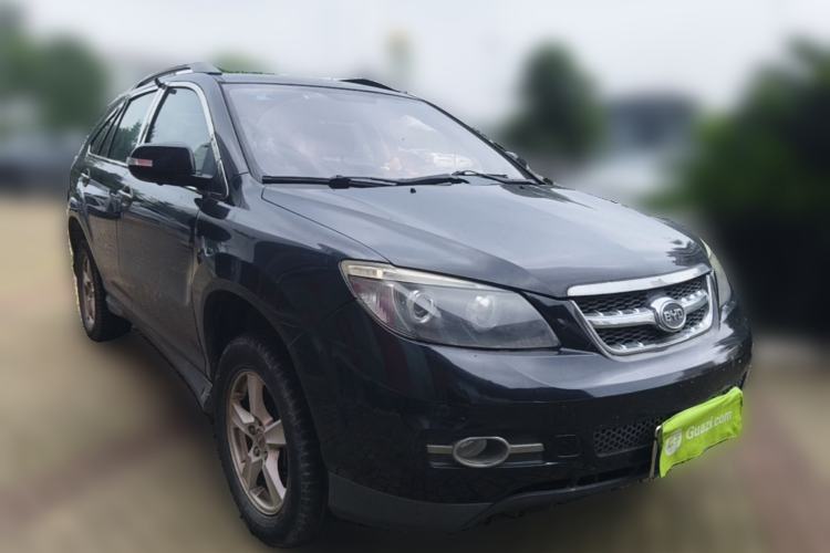 Used BYD S6 2014 2.4L Automatic Prestige 5-Seater Front Right 45 Deg