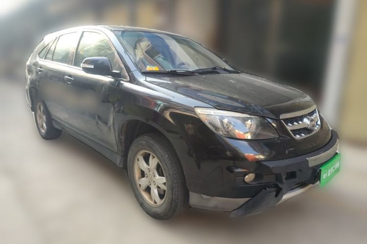 Used BYD S6 2014 2.0L Manual Luxury 5-Seater Front Right 45 Deg