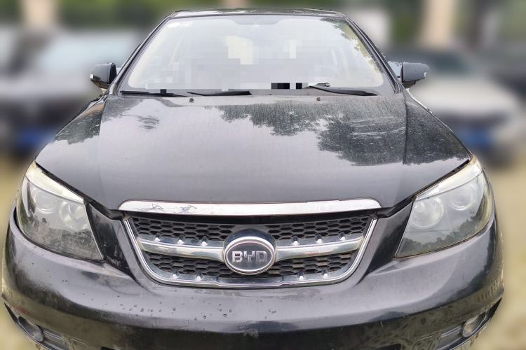 Used BYD S6 2014 2.0L Manual Luxury 5-Seater Front