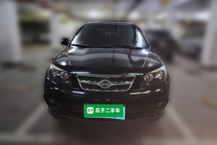 Used BYD S6 2014 2.0L Manual Luxury 7-Seater Front