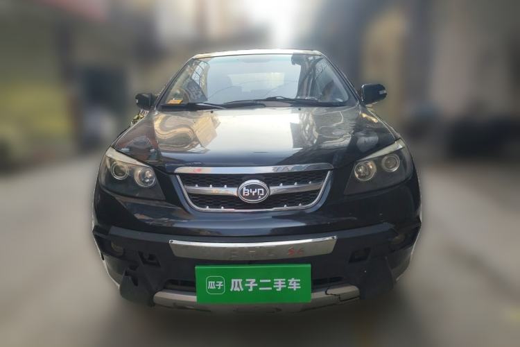 Used BYD S6 2014 2.0L Manual Luxury 5-Seater Front