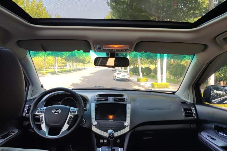 Used BYD S6 2014 2.4L Automatic Prestige 5-Seater Headliner