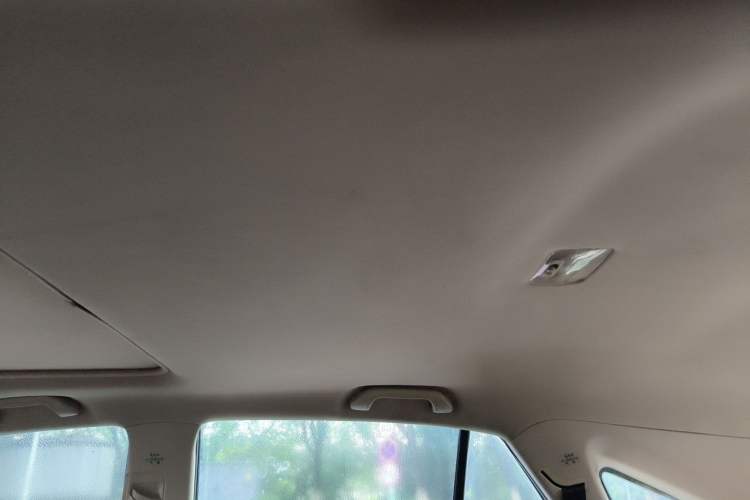 Used BYD S6 2014 1.5TI Manual Luxury 5-Seater Headliner