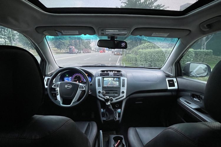 Used BYD S6 2014 1.5TI Manual Luxury 7-Seater Headliner