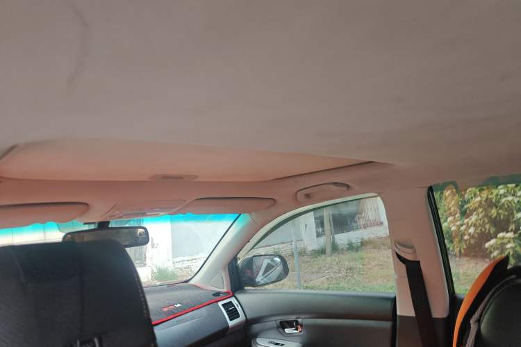 Used BYD S6 2014 2.0L Manual Elite Version 5 Seats Headliner