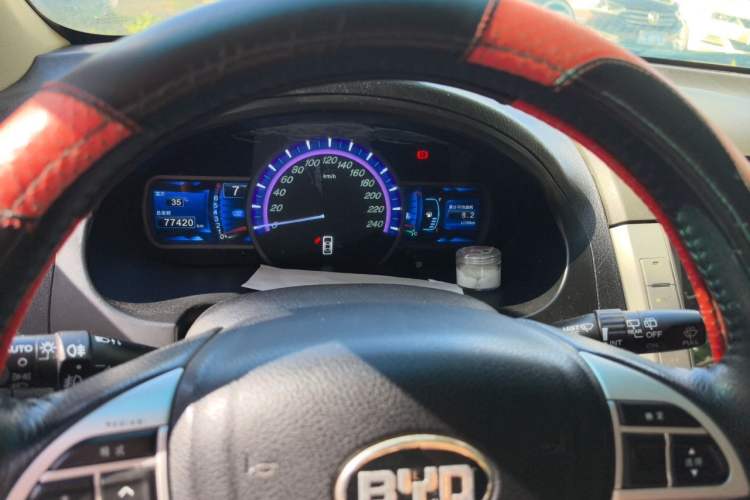 Used BYD S6 2014 2.0L Manual Luxury 5-Seater Instrument Cluster