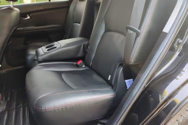 Used BYD S6 2014 2.4L Automatic Prestige 5-Seater Left Rear Seat