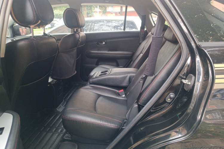 Used BYD S6 2014 2.4L Automatic Prestige 5-Seater Left Rear Seat