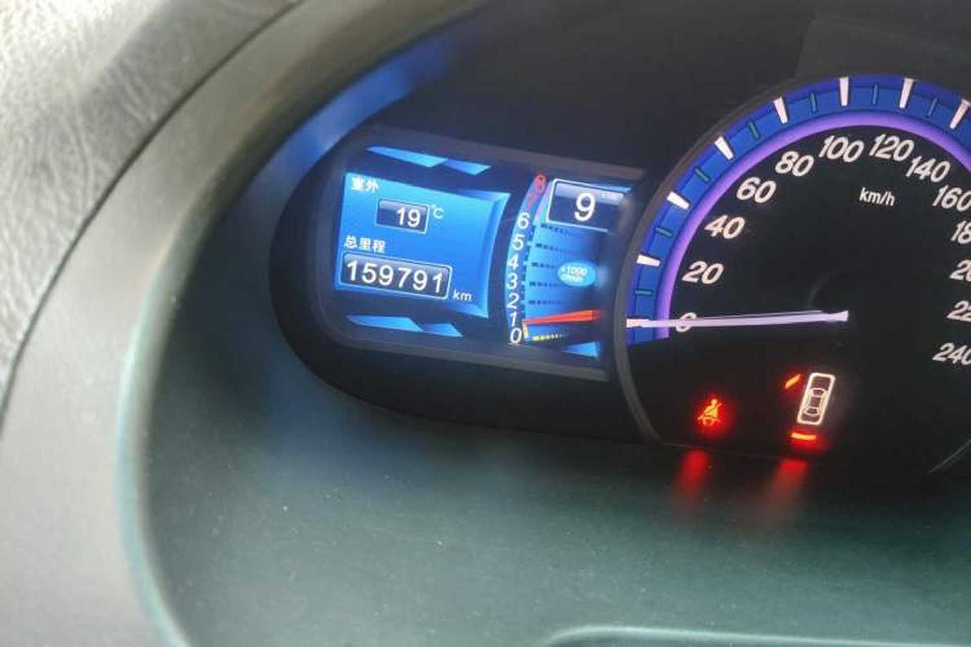 Used BYD S6 2014 2.0L Manual Luxury 5-Seater Odometer Close Up