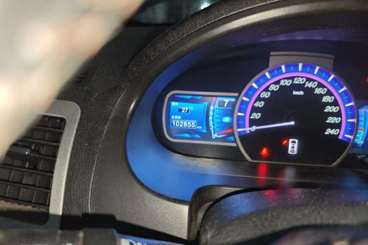 Used BYD S6 2014 2.0L Manual Luxury 5-Seater Odometer Close Up