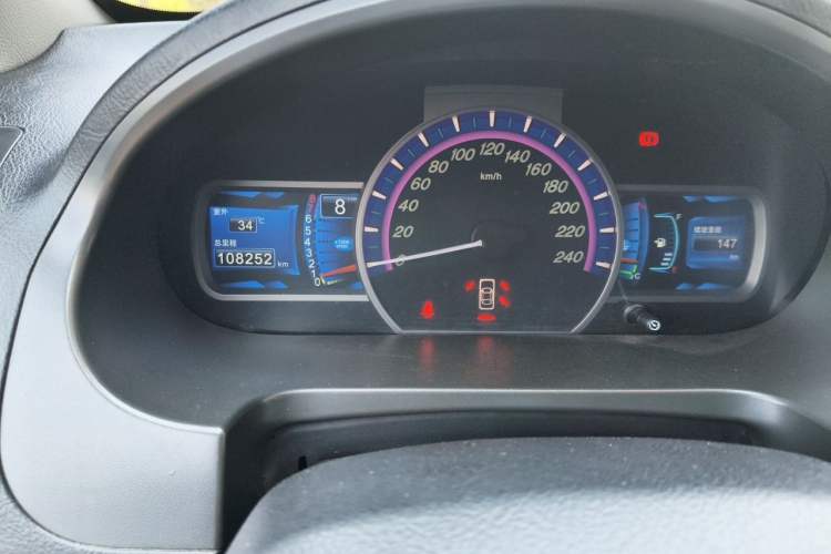 Used BYD S6 2014 1.5TI Manual Luxury 7-Seater Odometer Close Up
