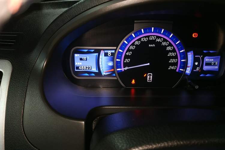 Used BYD S6 2014 2.0L Manual Luxury 5-Seater Odometer Close Up
