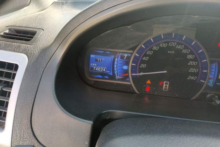 Used BYD S6 2014 2.0L Manual Luxury 5-Seater Odometer Close Up