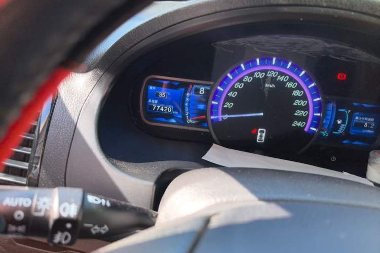 Used BYD S6 2014 2.0L Manual Luxury 5-Seater Odometer Close Up