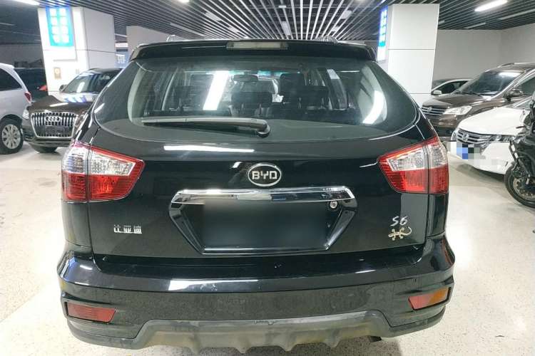 Used BYD S6 2014 2.0L Manual Luxury 5-Seater Rear