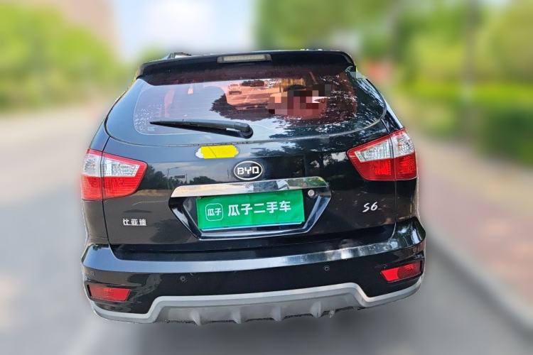 Used BYD S6 2014 2.0L Manual Luxury 5-Seater Rear