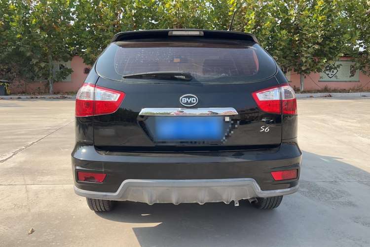 Used BYD S6 2014 2.0L Manual Luxury 5-Seater Rear