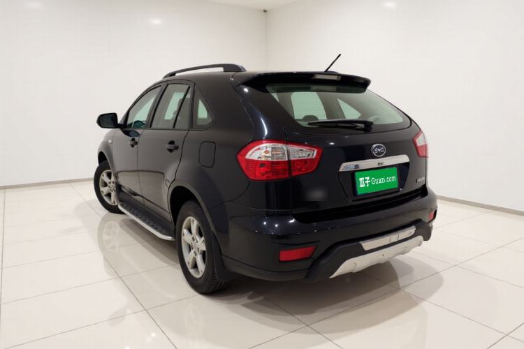 Used BYD S6 2014 2.0L Manual Luxury 5-Seater Rear Left 45 Deg