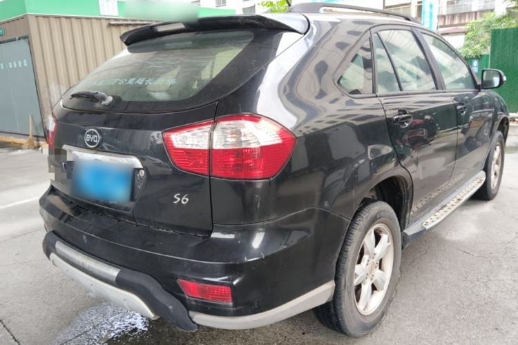 Used BYD S6 2014 2.0L Manual Luxury 5-Seater Rear Right 45 Deg