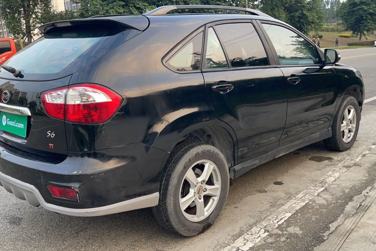 Used BYD S6 2014 1.5TI Manual Luxury 7-Seater Rear Right 45 Deg