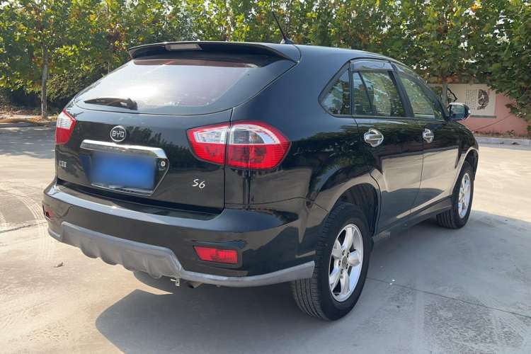 Used BYD S6 2014 2.0L Manual Luxury 5-Seater Rear Right 45 Deg
