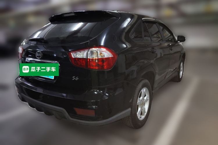 Used BYD S6 2014 2.0L Manual Luxury 7-Seater Rear Right 45 Deg