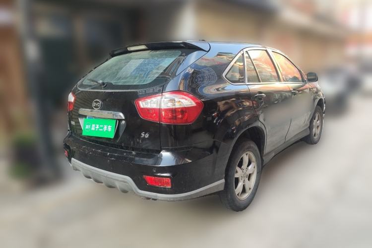 Used BYD S6 2014 2.0L Manual Luxury 5-Seater Rear Right 45 Deg