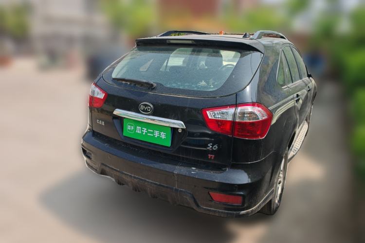 Used BYD S6 2014 1.5TI Manual Luxury 5-Seater Rear Right 45 Deg
