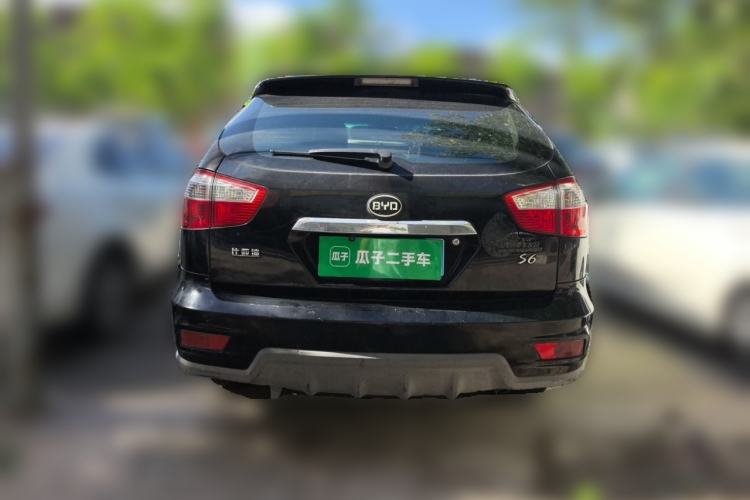 Used BYD S6 2014 2.0L Manual Luxury 5-Seater Rear