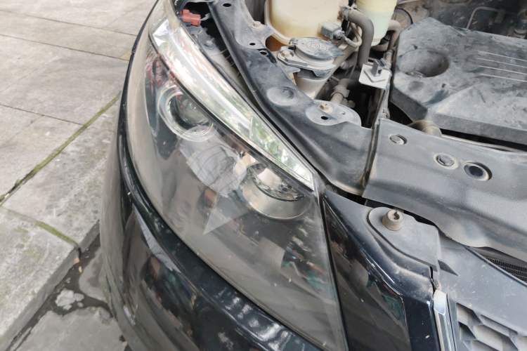 Used BYD S6 2014 1.5TI Manual Luxury 5-Seater Right Front Headlight