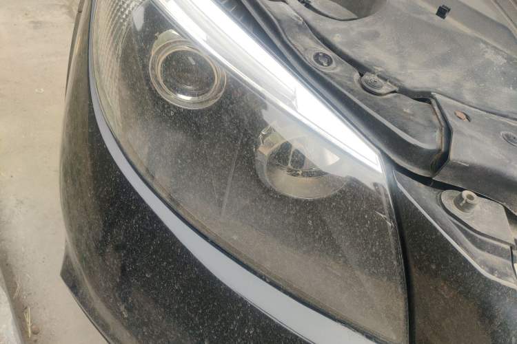 Used BYD S6 2014 2.0L Manual Luxury 5-Seater Right Front Headlight