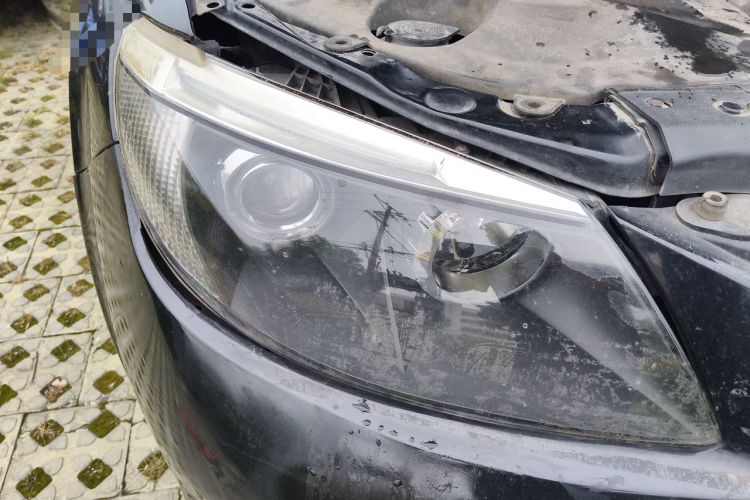 Used BYD S6 2014 2.0L Manual Luxury 5-Seater Right Front Headlight