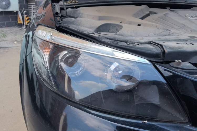 Used BYD S6 2014 2.0L Manual Luxury 5-Seater Right Front Headlight