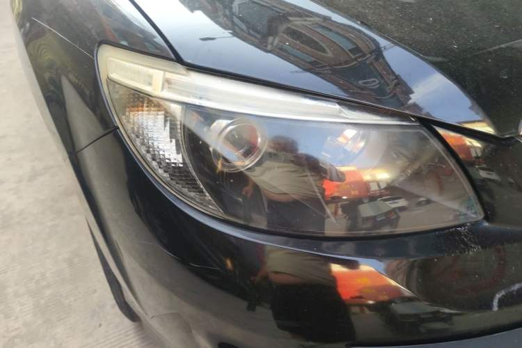 Used BYD S6 2014 2.0L Manual Luxury 5-Seater Right Front Headlight
