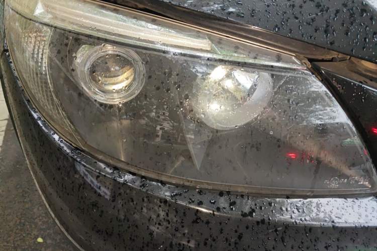 Used BYD S6 2014 2.0L Manual Luxury 5-Seater Right Front Headlight