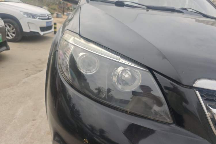 Used BYD S6 2014 1.5TI Manual Luxury 5-Seater Right Front Headlight