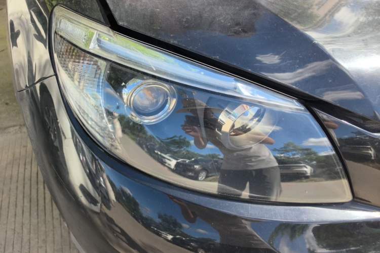 Used BYD S6 2014 2.0L Manual Luxury 5-Seater Right Front Headlight