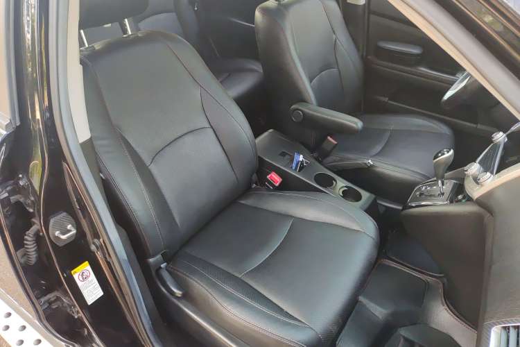 Used BYD S6 2014 2.4L Automatic Prestige 5-Seater Right Front Seat