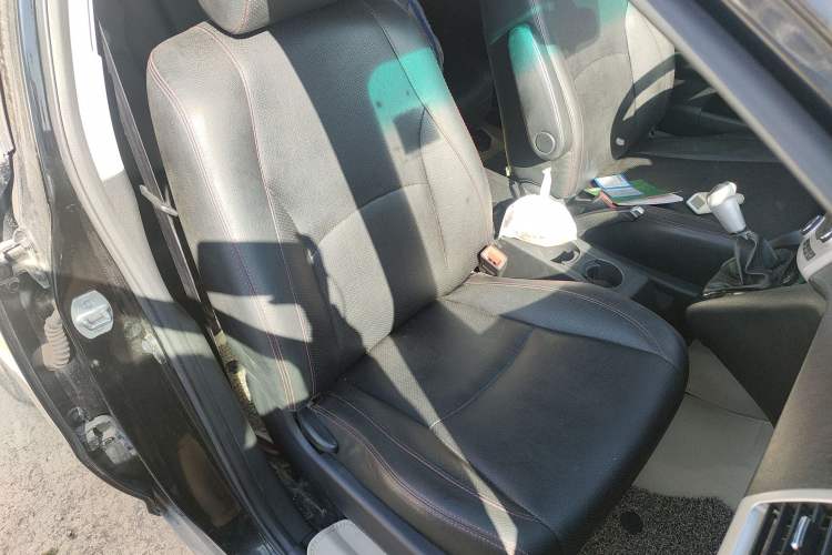 Used BYD S6 2014 2.0L Manual Luxury 5-Seater Right Front Seat