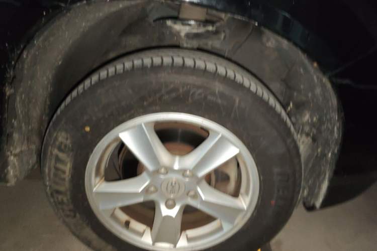 Used BYD S6 2014 2.0L Manual Elite Version 5 Seats Right Front Wheel Hub