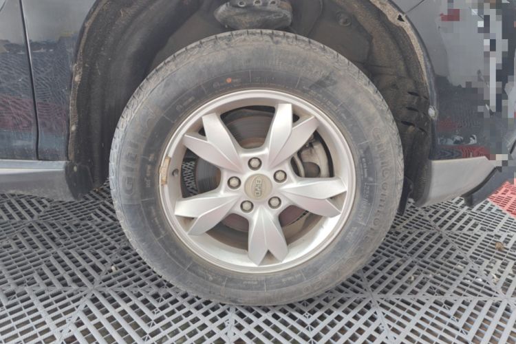 Used BYD S6 2014 2.0L Manual Luxury 5-Seater Right Front Wheel Hub