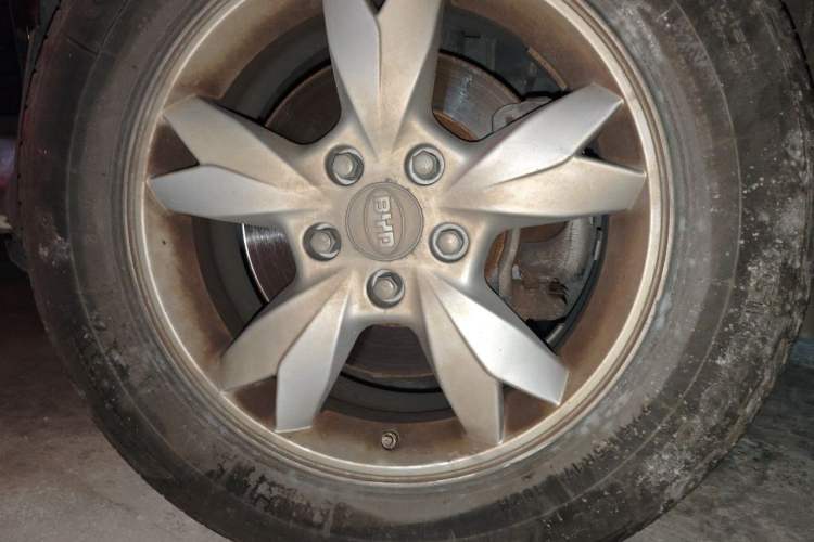 Used BYD S6 2014 2.0L Manual Luxury 5-Seater Right Front Wheel Hub