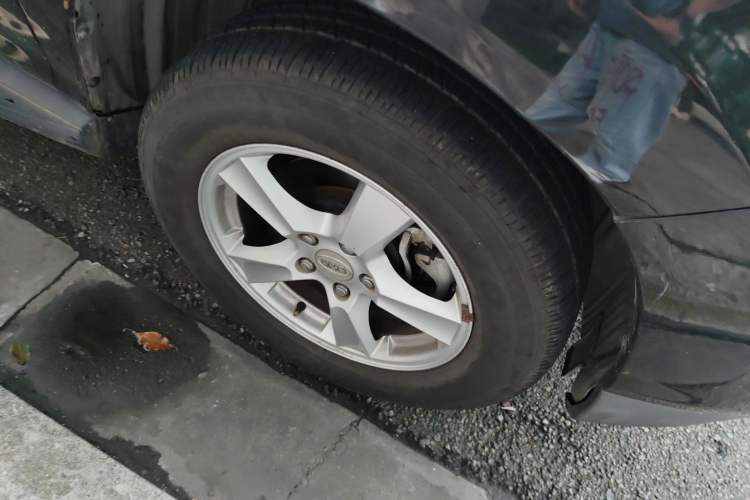 Used BYD S6 2014 1.5TI Manual Luxury 5-Seater Right Front Wheel Hub