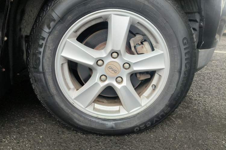 Used BYD S6 2014 1.5TI Manual Luxury 5-Seater Right Front Wheel Hub