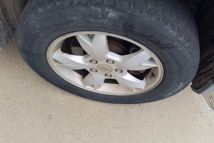 Used BYD S6 2014 2.0L Manual Luxury 5-Seater Right Front Wheel Hub