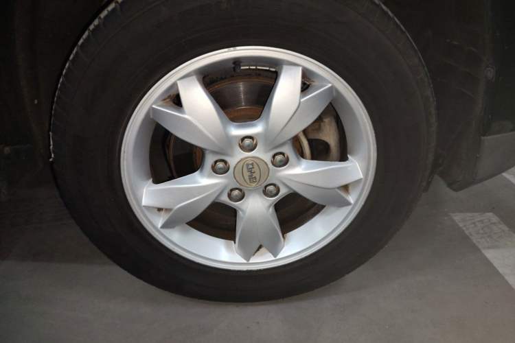 Used BYD S6 2014 2.0L Manual Luxury 7-Seater Right Front Wheel Hub