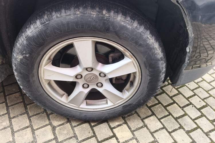 Used BYD S6 2014 2.4L Automatic Prestige 5-Seater Right Front Wheel Hub